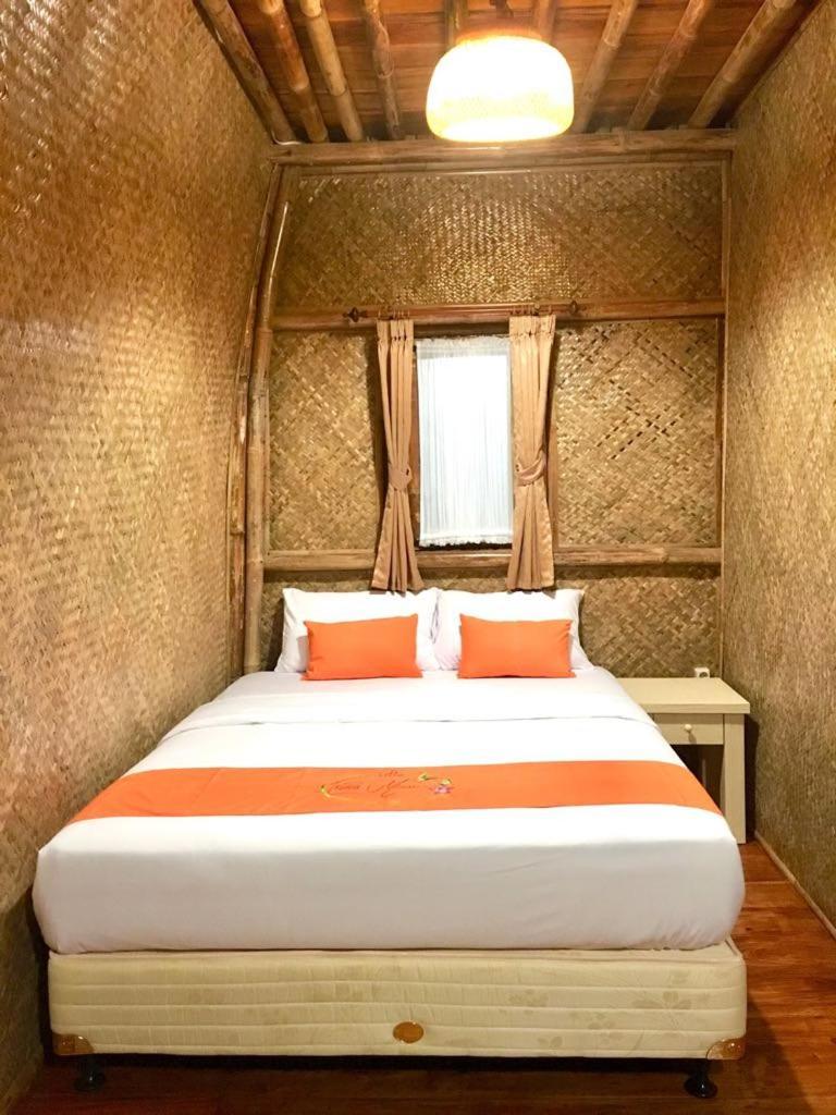 Villa Chavaminerva Bambu - Lembang Cikareumbi エクステリア 写真
